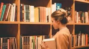 Drowning in a sea of authors – How to be critical in a PhD literature review.